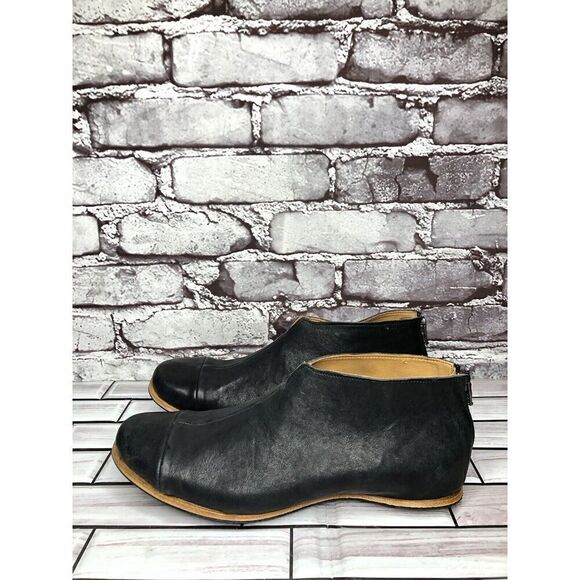 Cliff Dweller Vibram Black Leather Slip On Cap Toe Flats Women’s Sz 38.5EU/8M US - Picture 11 of 16